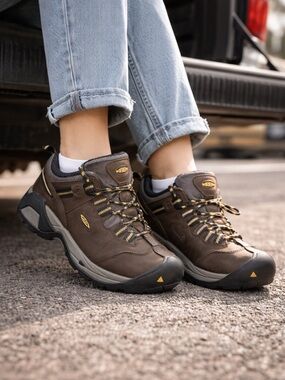 KEEN Detroit XT Steel Toe Work Shoes  Utility Safety Slip Resistant EH Met Guard